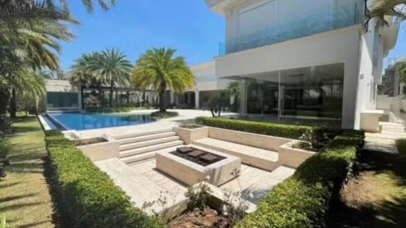 Cantor sertanejo se desfez de mansao avaliada em R 50