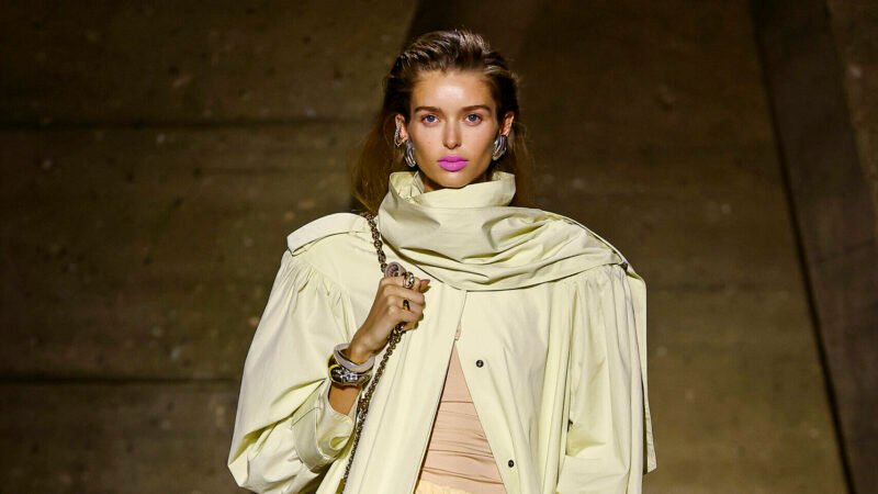 Estilista alema encontra novas possibilidades para colecao da Chloe