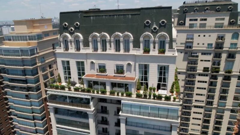 Vendida por R 50 milhoes cobertura triplex sela negocio de