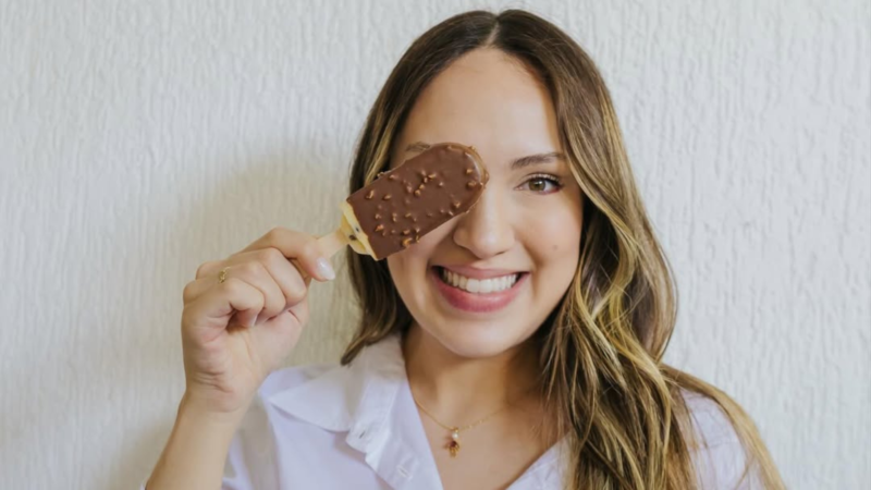 Aos 22 anos empresaria brasileira criou marca apos perrengue e