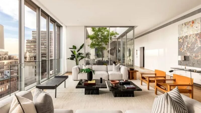 Aos 31 anos cantor latino morou em casas milionarias e