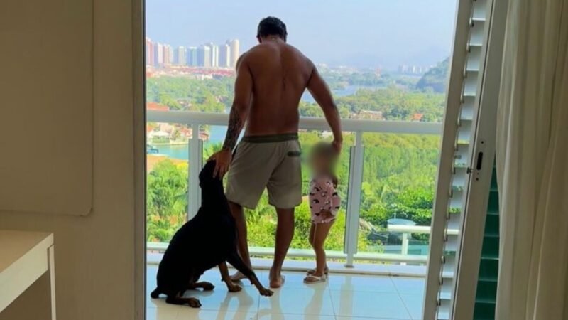 Aos 36 anos cantor vive fase de ouro com mansao