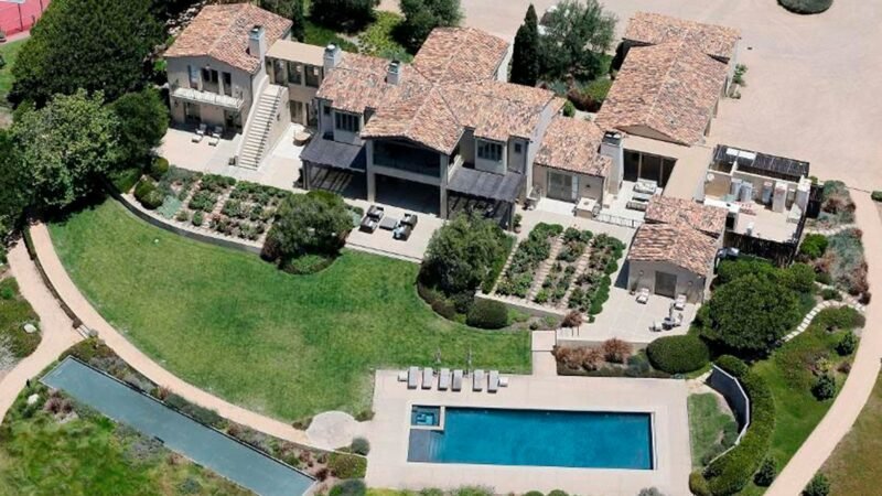 Cantora amada pelo Brasil vive em mansao de R 89