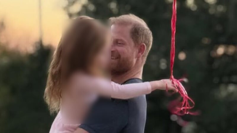 Principe Harry faz rara aparicao com a filha cacula de