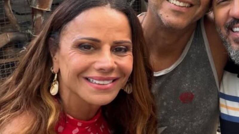 Viviane Araujo e Belo surgem juntos em foto nos bastidores