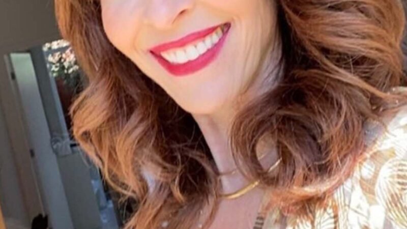 Aniversariante do dia atriz e irma de ator de O