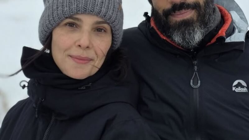 Aos 47 anos Debora Falabella compartilha foto rara com o