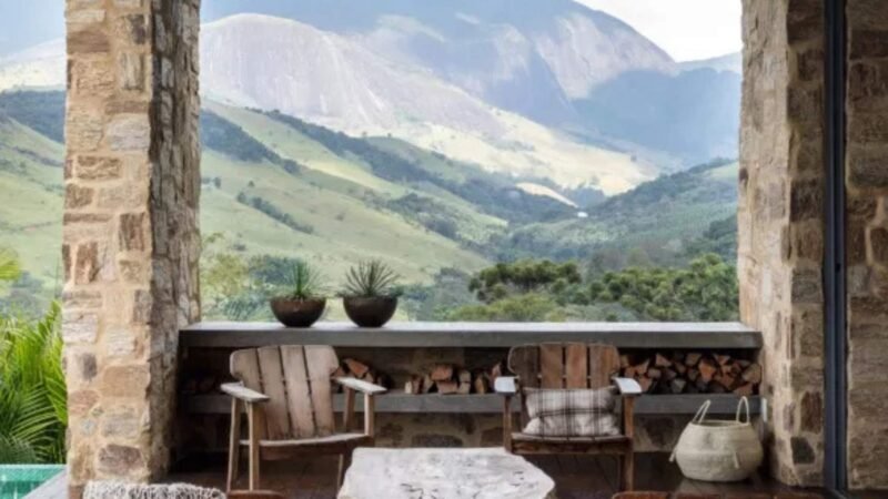 Aos 50 anos ator tem casa no campo luxuosa com