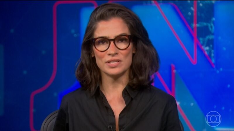 Aos 53 anos Renata Vasconcellos e a irma gemea roubam