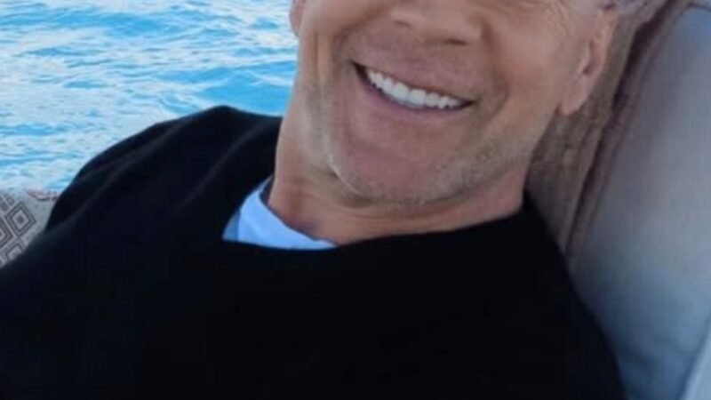 Aos 71 anos ator diagnosticado com demencia surge em foto