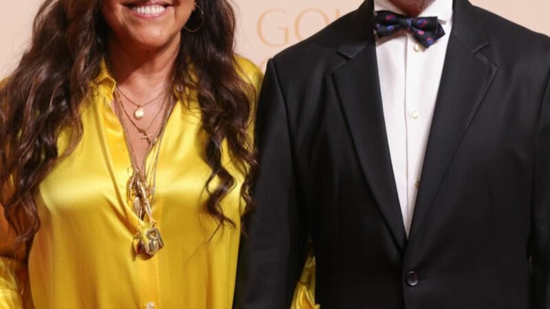 Aos 72 anos apresentadora surge com o marido que quase