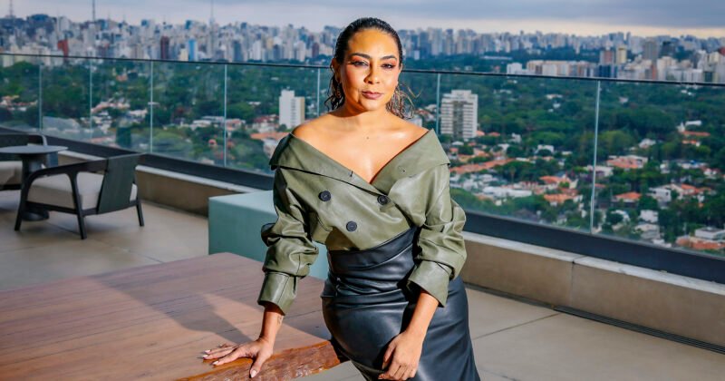 Atriz reflete sobre cenas de violencia contra a mulher Colocar