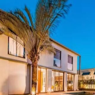 Aos 33 anos apresentador de TV brasileiro vive com a