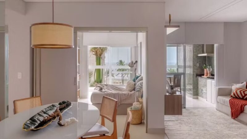 Aos 51 anos atriz brasileira ostenta apartamento sofisticado com vista