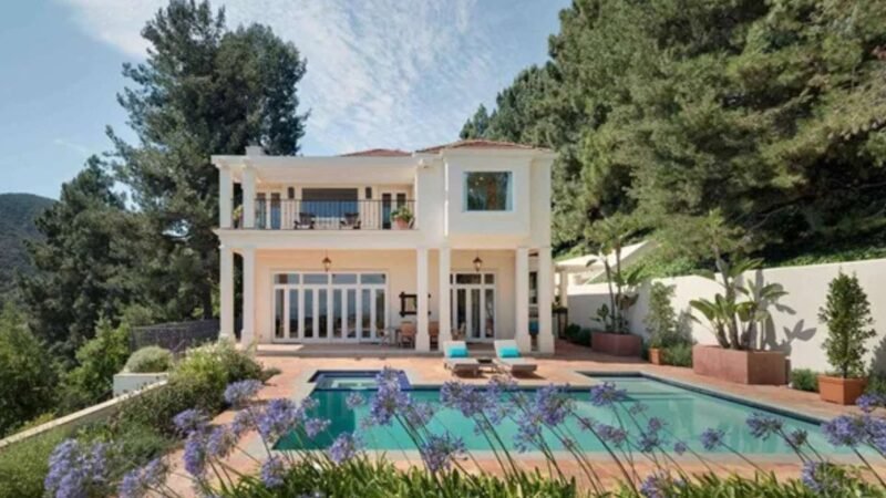 Aos 61 anos atriz e proprietaria de mansao de R