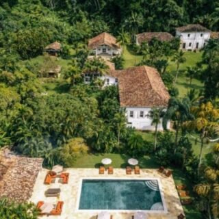 Aos 61 anos cantor transforma fazenda no Brasil em refugio