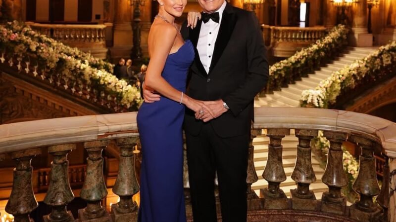 Aos 70 anos empresario bilionario chama atencao ao surgir com