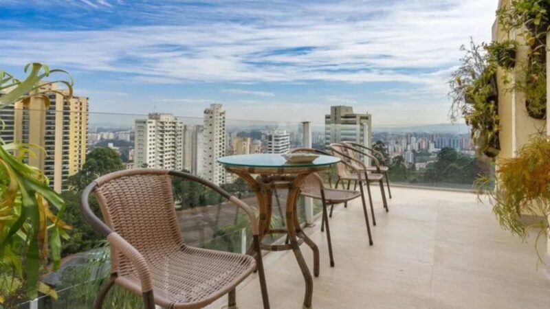 Aos 82 anos Rei do Futebol deixou cobertura de R