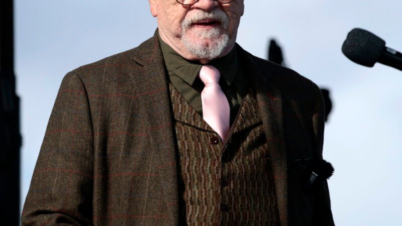 Casado ha 24 anos ator de 79 anos revela que