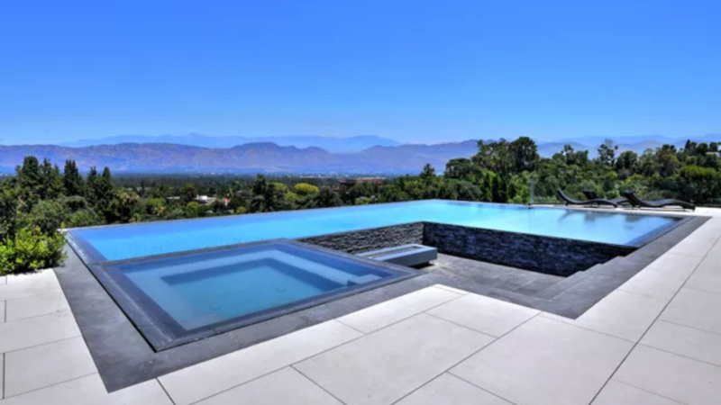 Com fortuna avaliada em R 412 milhoes atriz de 43