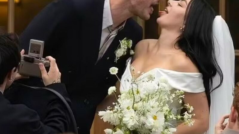 Com fortuna de R 52 milhoes cantora oficializa uniao em