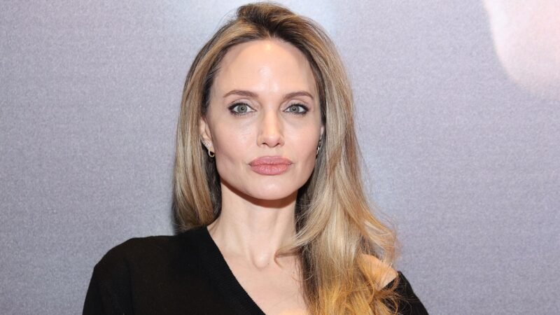 Filha de Angelina Jolie de 19 anos surge a cara