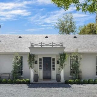 Mansao de atriz famosa sobreviveu a incendios e foi vendida